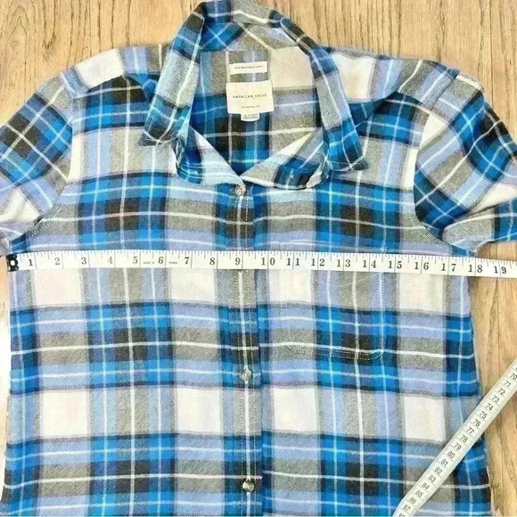 American Eagle Women’s AHHMAZING Blue Plaid Flannel Size X-Small - Picture 10 of 12